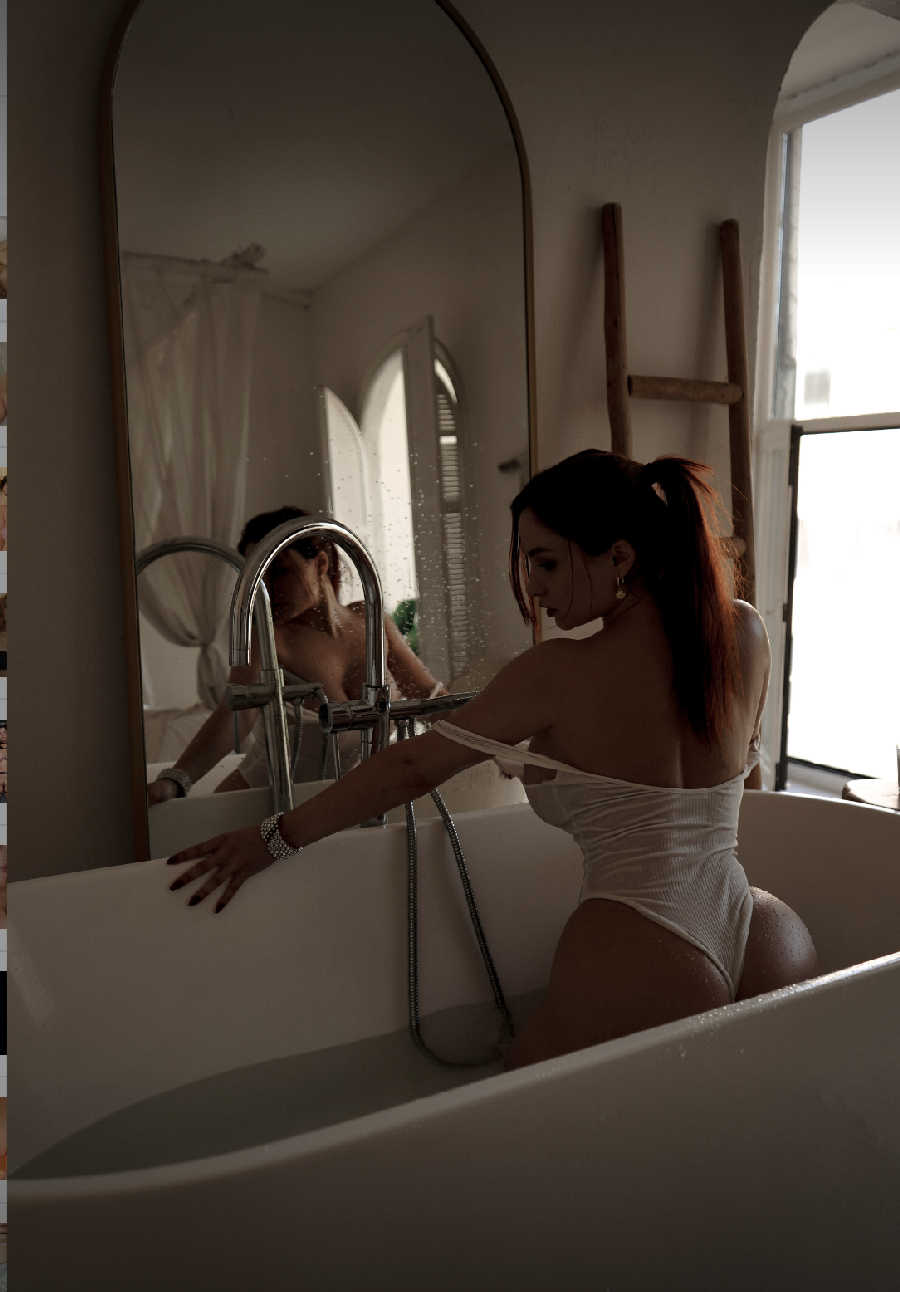 A playful frame from Miranda Faith nude — online in Huzhou