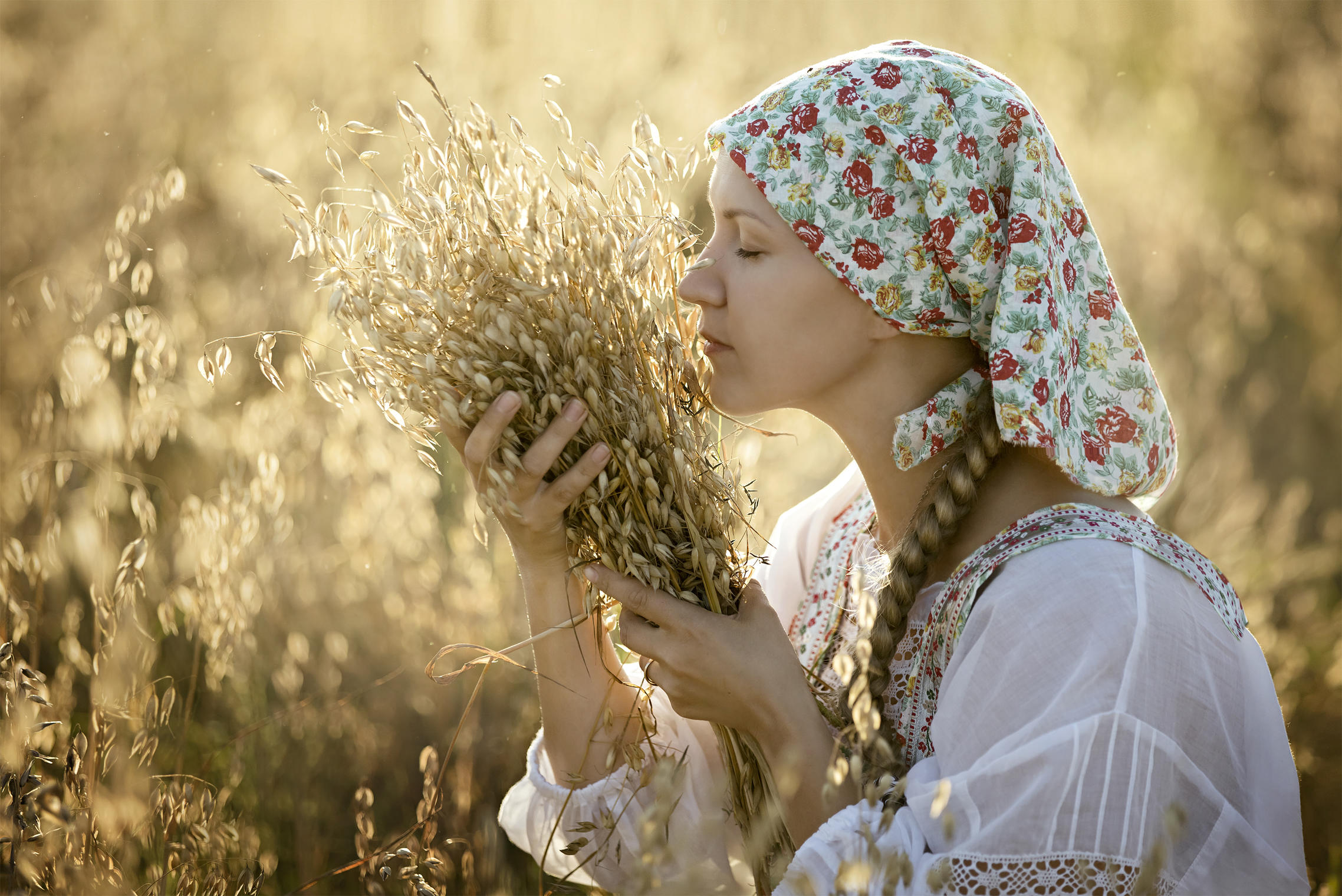 Photo Women in Slavic costumes in Huzhou